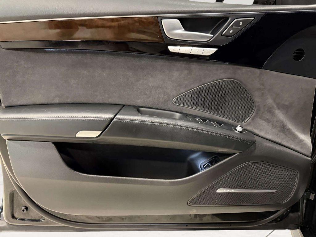 Audi A8  2016
