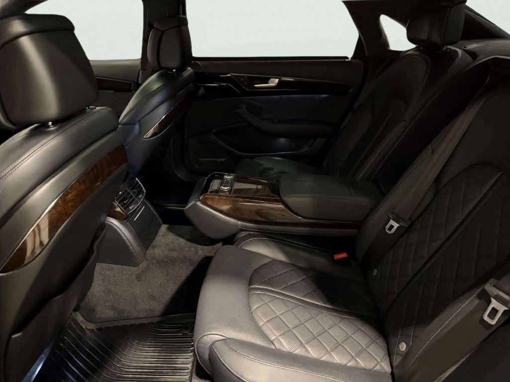 Audi A8  2016
