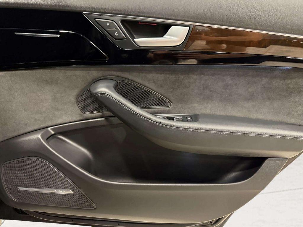 Audi A8  2016