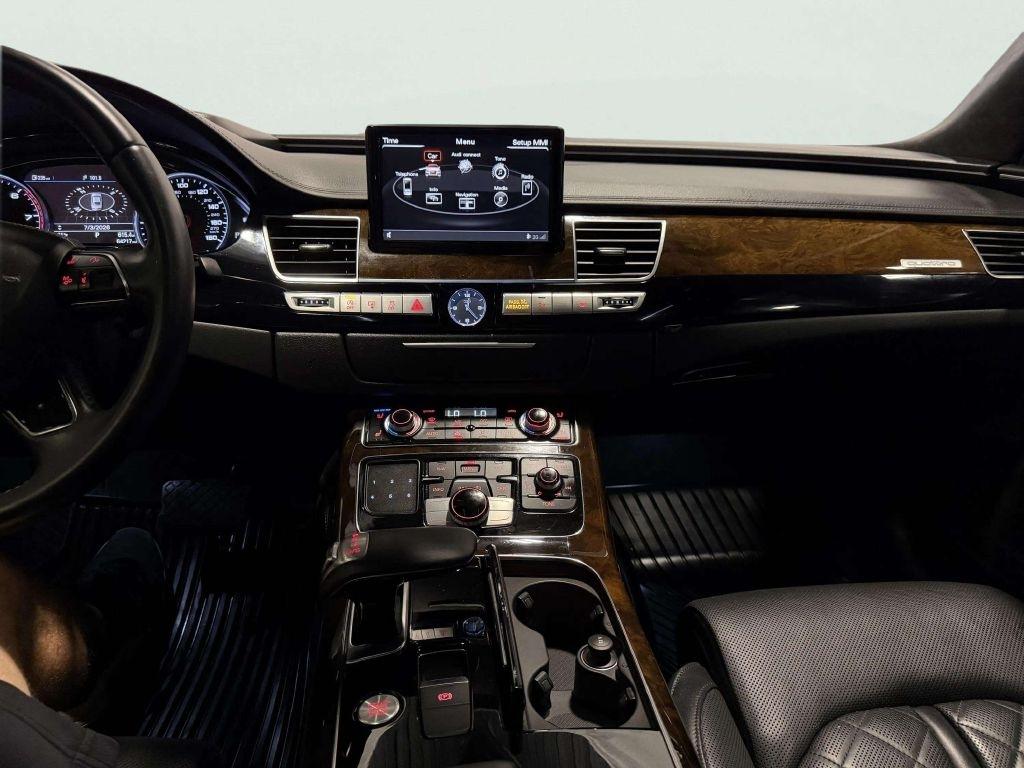 Audi A8  2016
