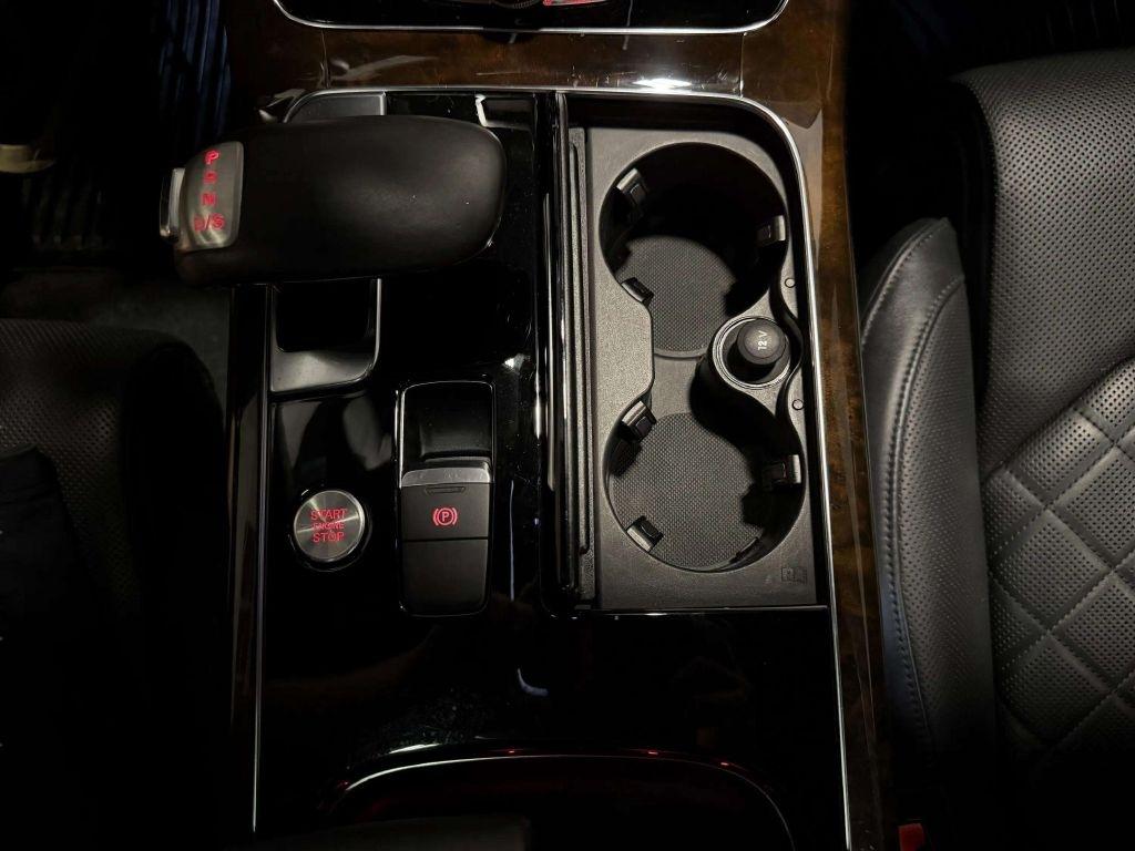 Audi A8  2016
