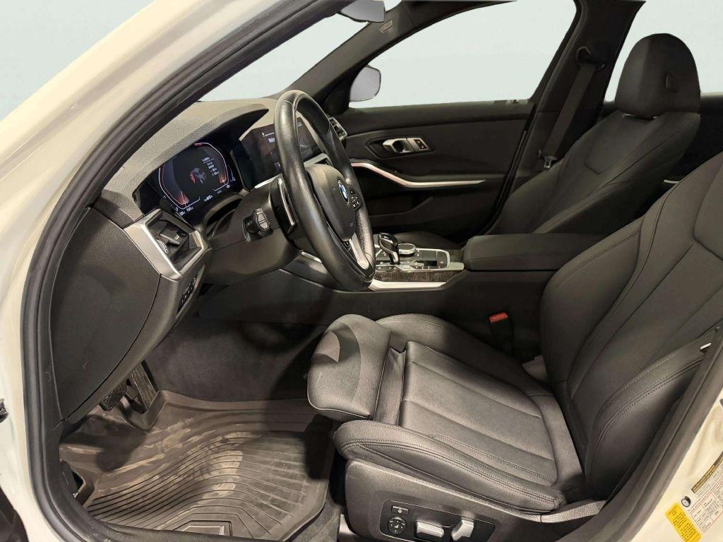 BMW 3-Series  2021