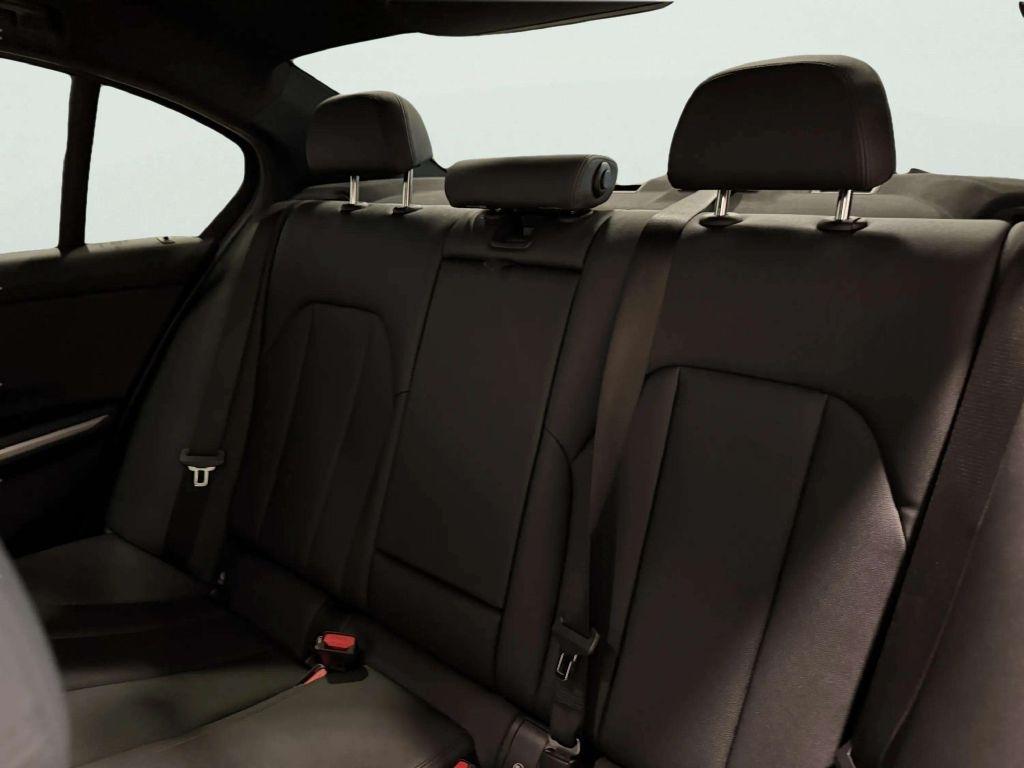 BMW 3-Series  2021