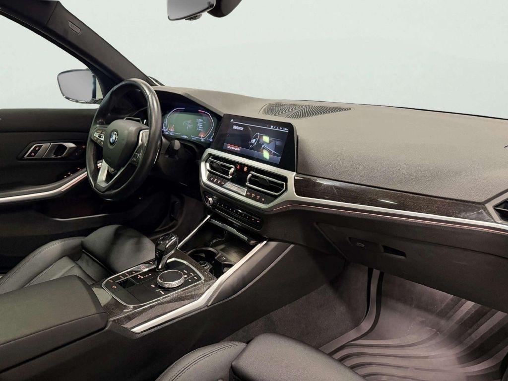 BMW 3-Series  2021