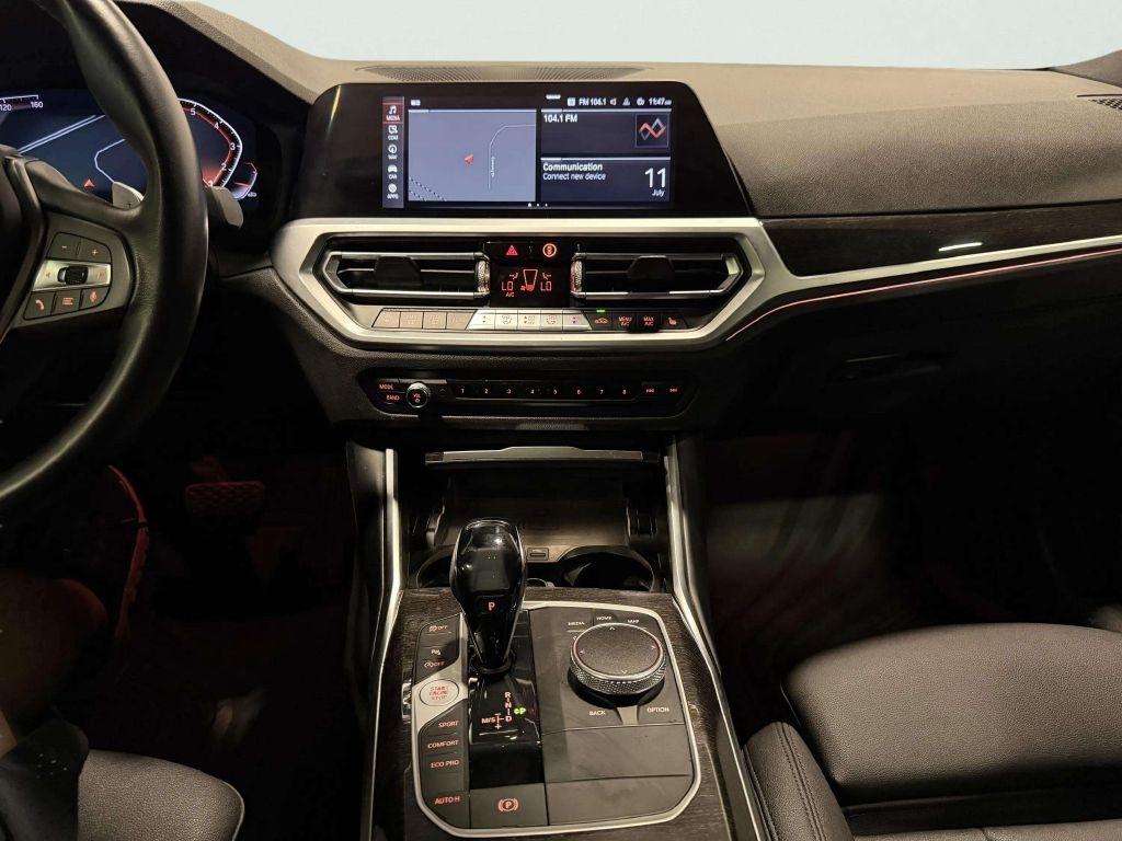 BMW 3-Series  2021