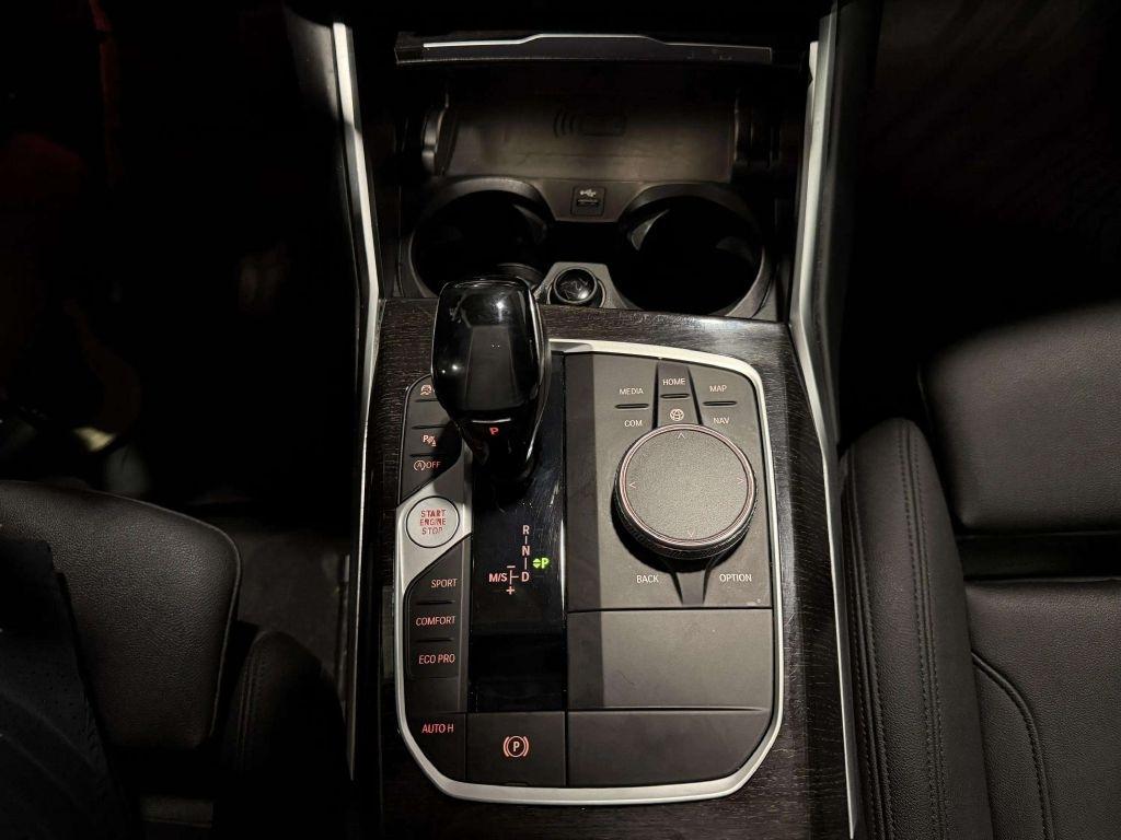 BMW 3-Series  2021