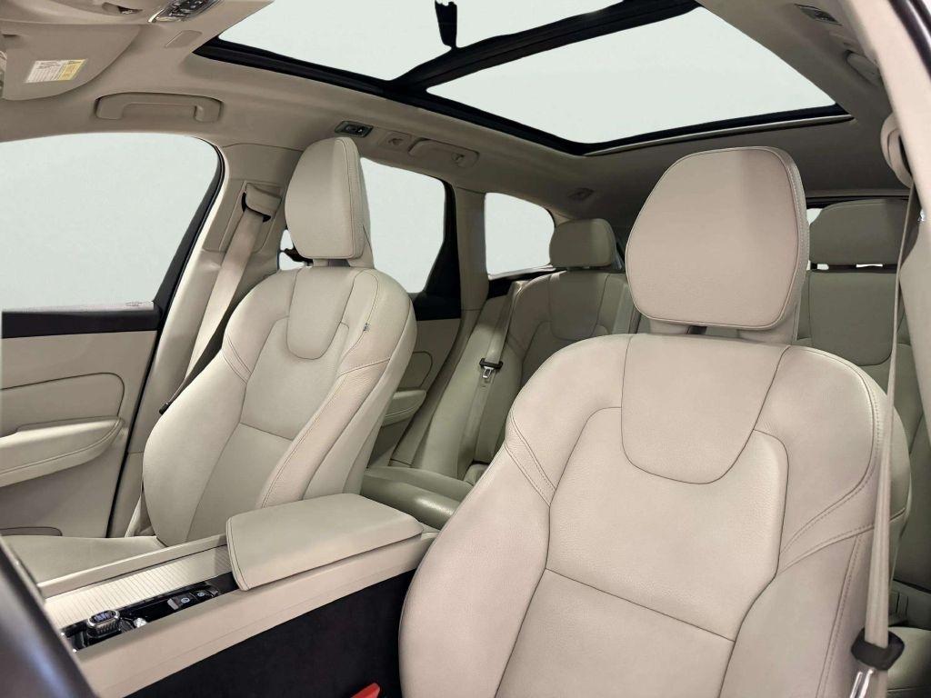 Volvo XC60 T5 AWD Momentum 2021