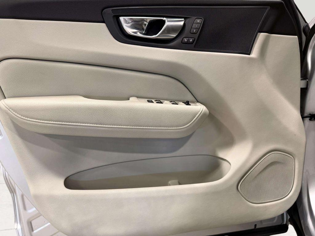 Volvo XC60 T5 AWD Momentum 2021