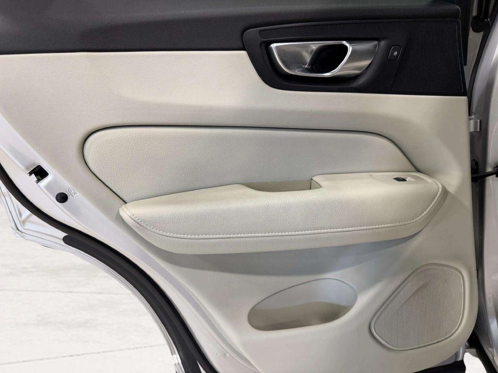 Volvo XC60 T5 AWD Momentum 2021