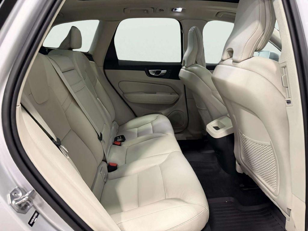 Volvo XC60 T5 AWD Momentum 2021