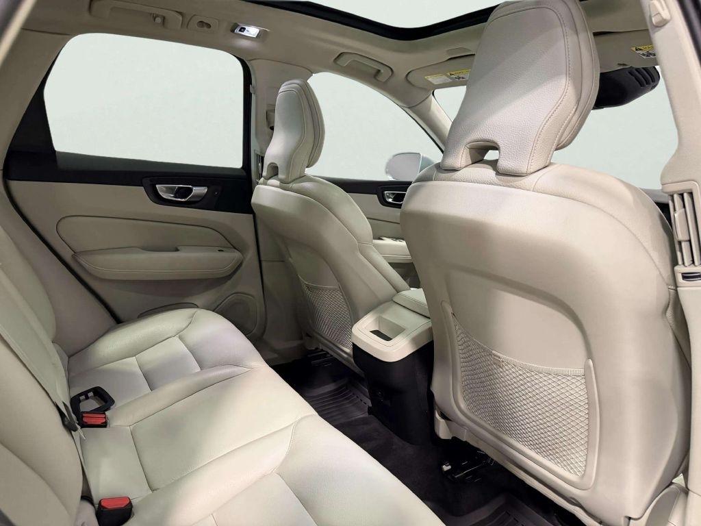 Volvo XC60 T5 AWD Momentum 2021