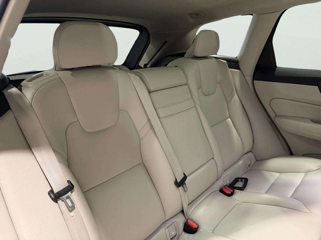 Volvo XC60 T5 AWD Momentum 2021