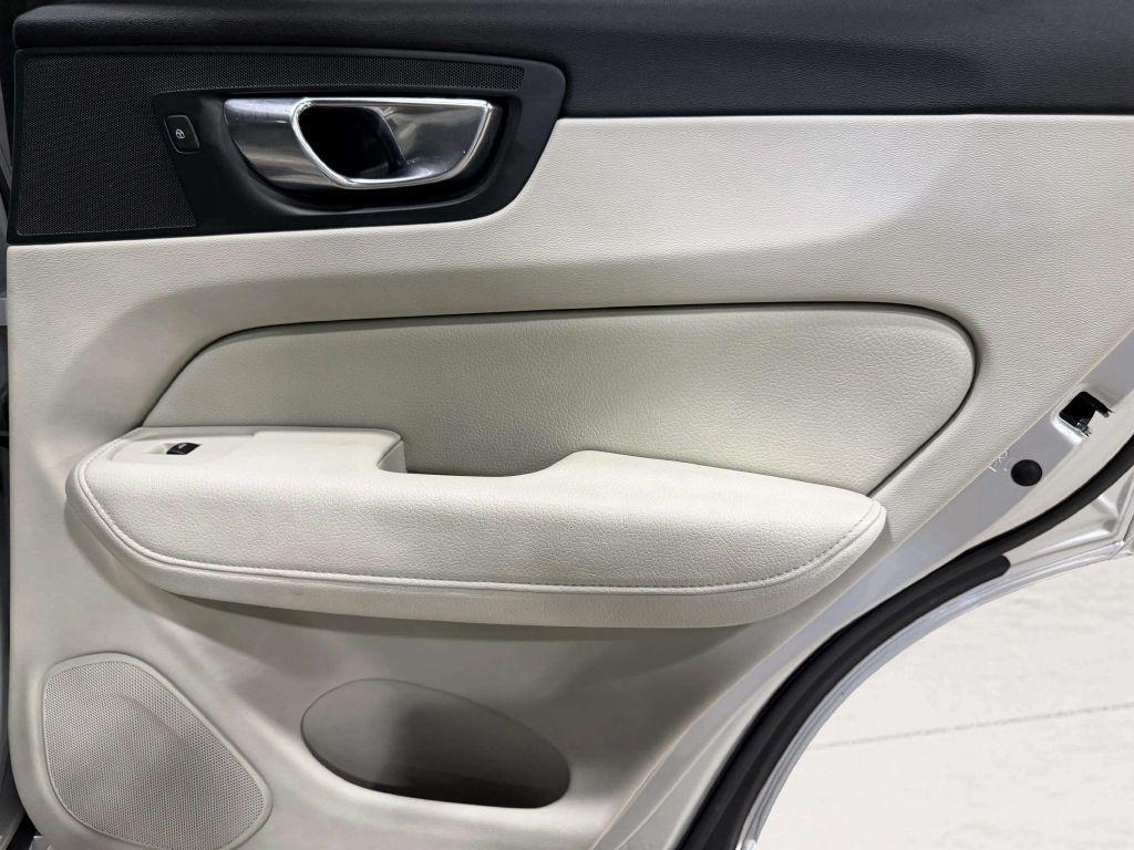 Volvo XC60 T5 AWD Momentum 2021