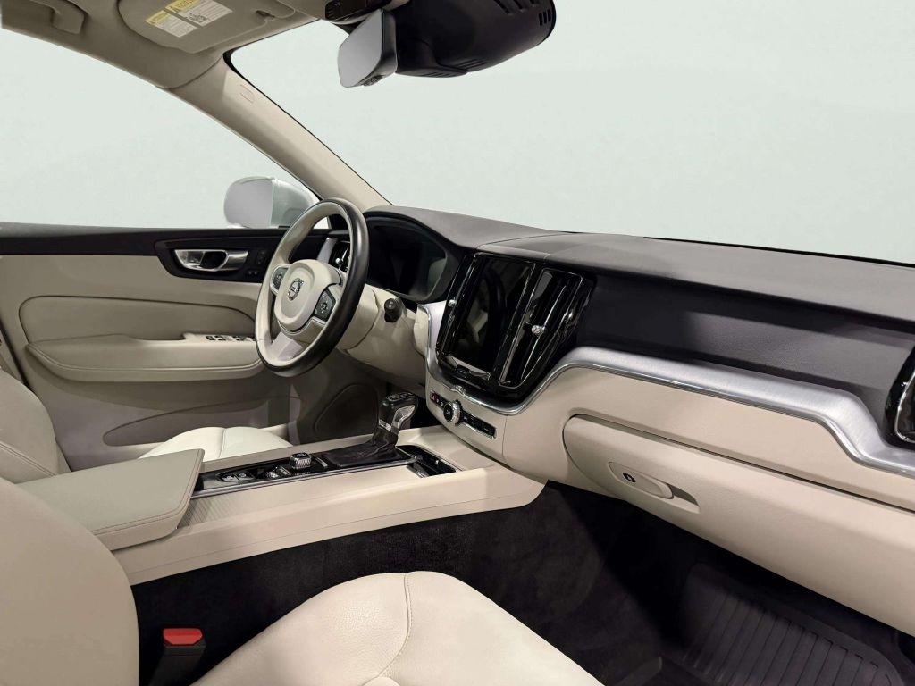Volvo XC60 T5 AWD Momentum 2021