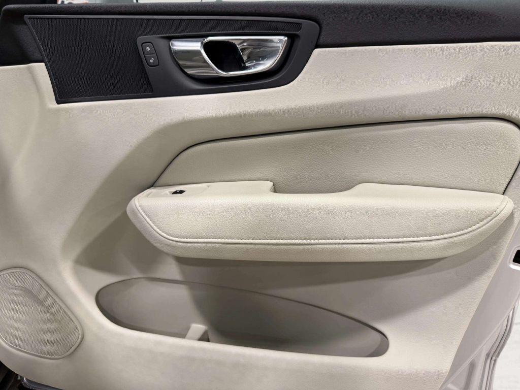 Volvo XC60 T5 AWD Momentum 2021