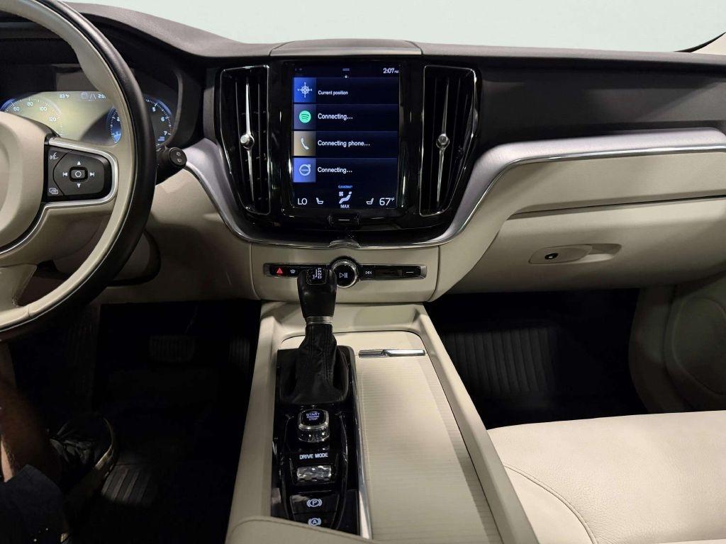 Volvo XC60 T5 AWD Momentum 2021