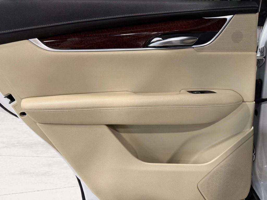 Cadillac XT5 AWD 4dr Luxury 2017
