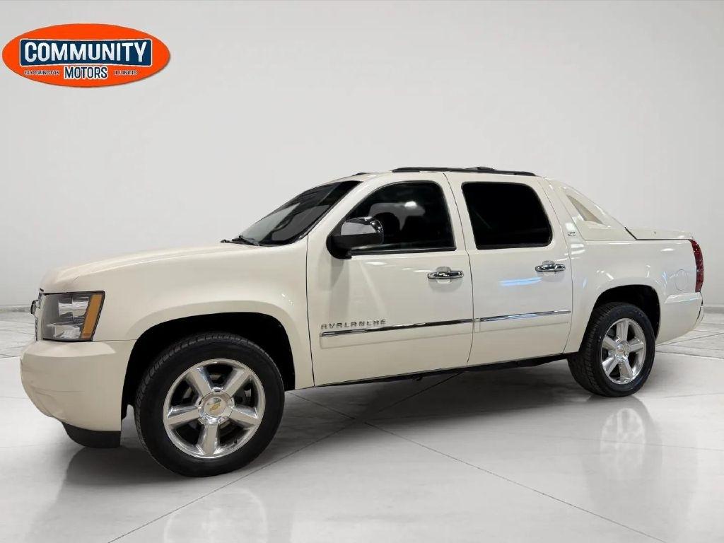 Chevrolet Avalanche 4WD Crew Cab LTZ 2012