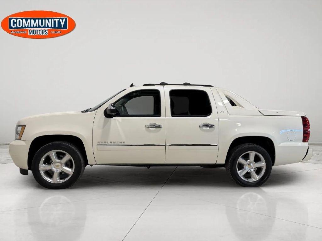 Chevrolet Avalanche 4WD Crew Cab LTZ 2012