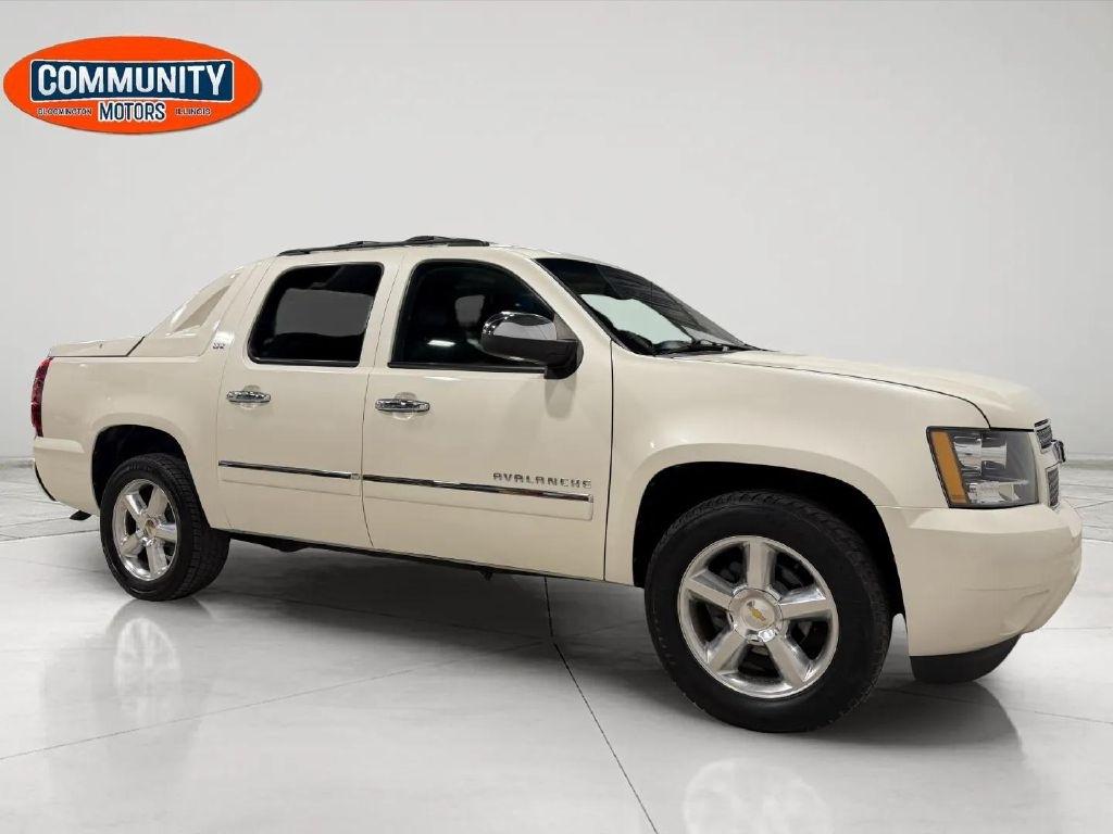 Chevrolet Avalanche 4WD Crew Cab LTZ 2012