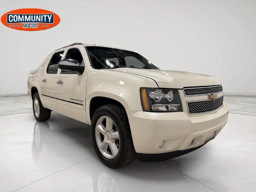 Chevrolet Avalanche 4WD Crew Cab LTZ 2012
