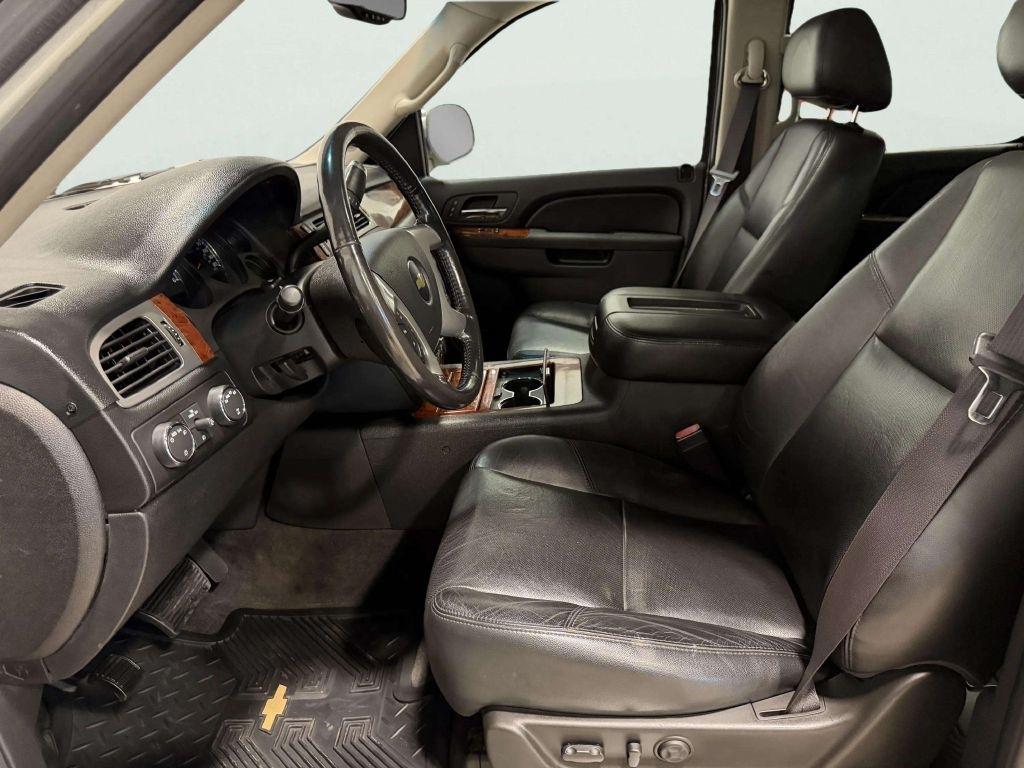 Chevrolet Avalanche 4WD Crew Cab LTZ 2012