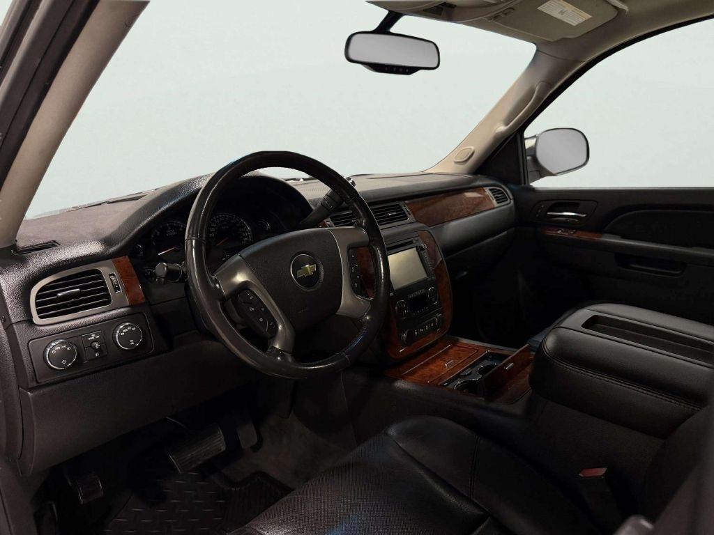 Chevrolet Avalanche 4WD Crew Cab LTZ 2012