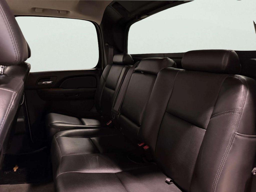 Chevrolet Avalanche 4WD Crew Cab LTZ 2012