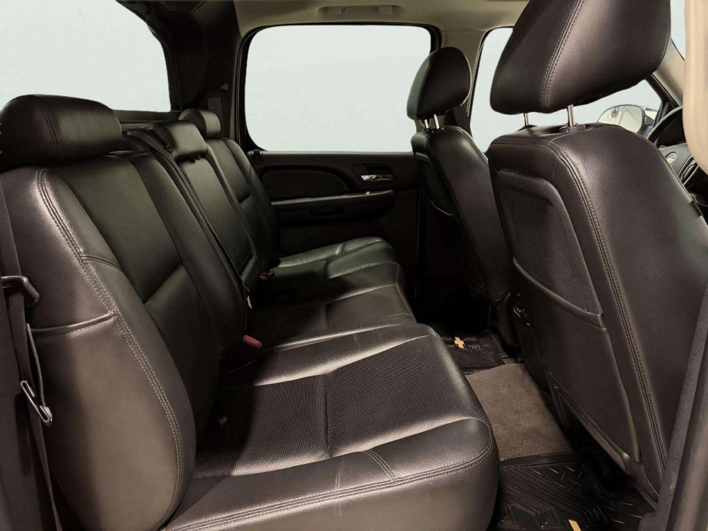 Chevrolet Avalanche 4WD Crew Cab LTZ 2012
