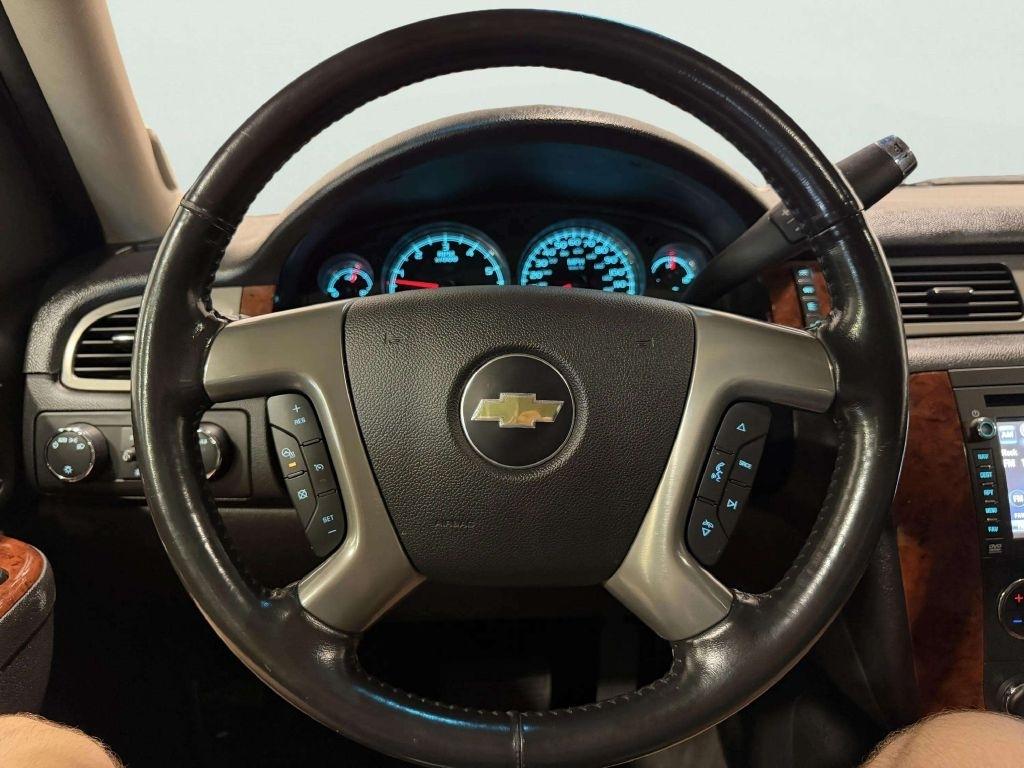 Chevrolet Avalanche 4WD Crew Cab LTZ 2012
