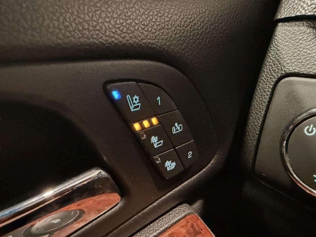 Chevrolet Avalanche 4WD Crew Cab LTZ 2012
