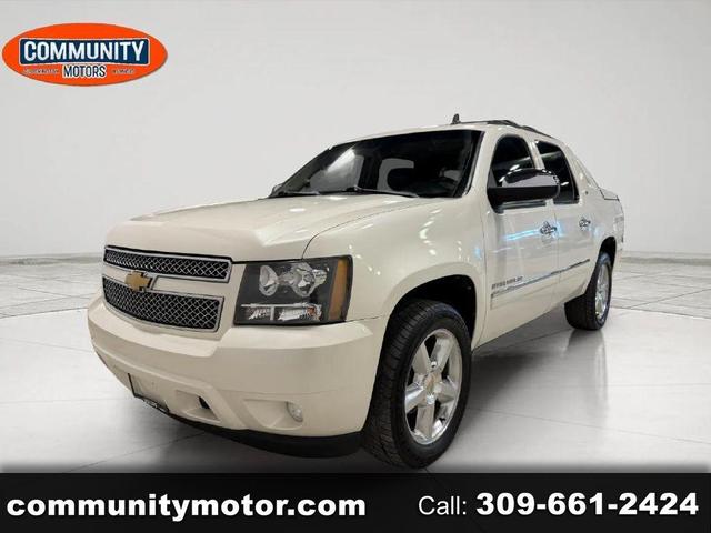 White 2012 Chevrolet Avalanche Pickup Truck Four-Wheel Drive Automatic