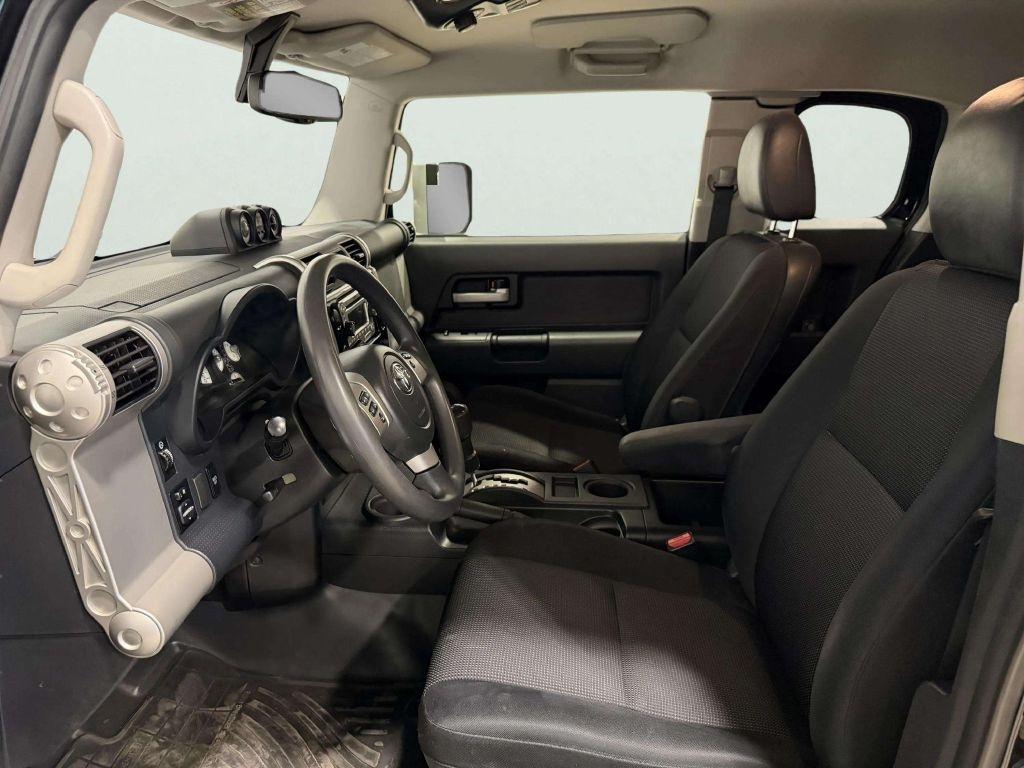 Toyota FJ Cruiser 4WD 4dr Man (Natl) 2014