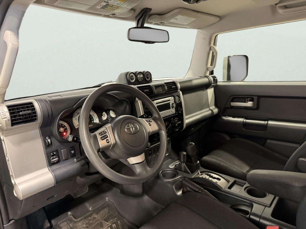 Toyota FJ Cruiser 4WD 4dr Man (Natl) 2014