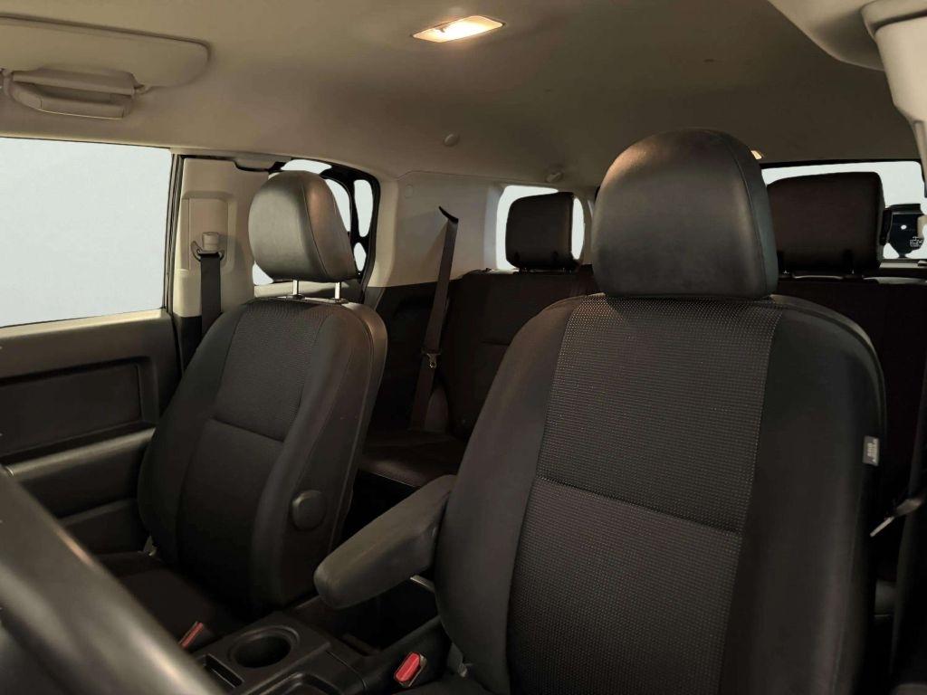 Toyota FJ Cruiser 4WD 4dr Man (Natl) 2014