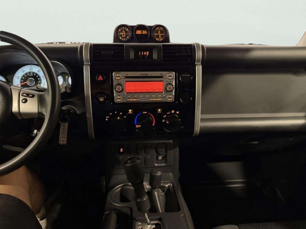 Toyota FJ Cruiser 4WD 4dr Man (Natl) 2014