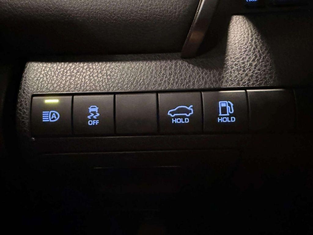 Toyota Camry SE Auto AWD (Natl) 2023