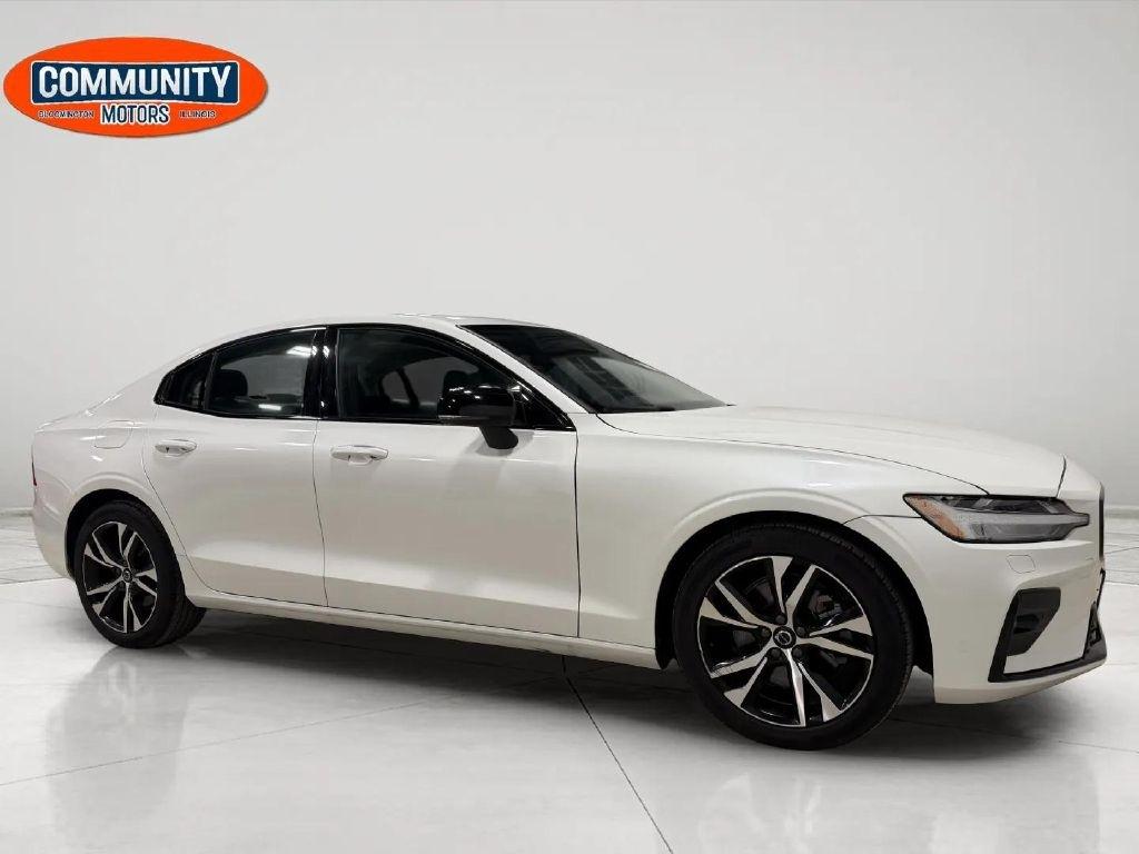 Volvo S60 B5 FWD Core 2025