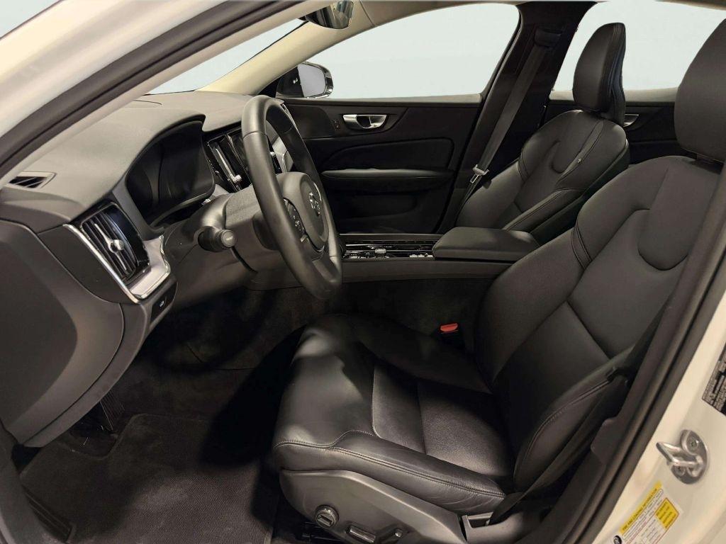 Volvo S60 B5 FWD Core 2025