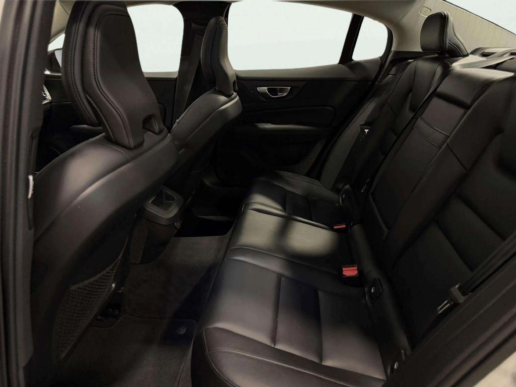 Volvo S60 B5 FWD Core 2025