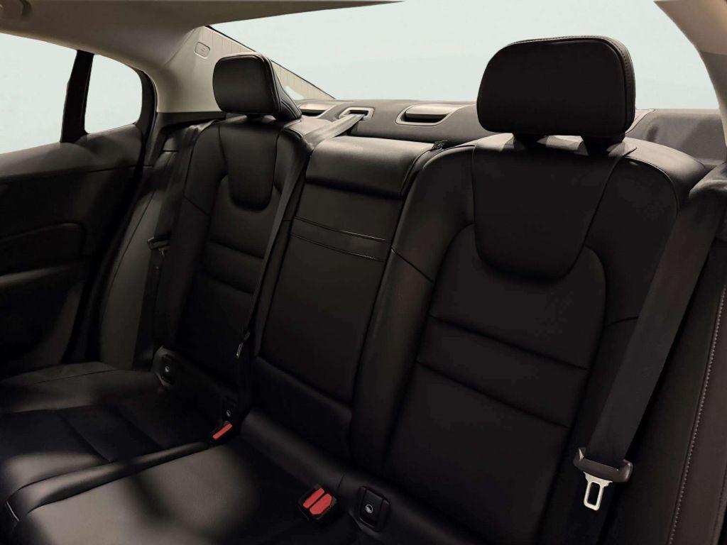 Volvo S60 B5 FWD Core 2025