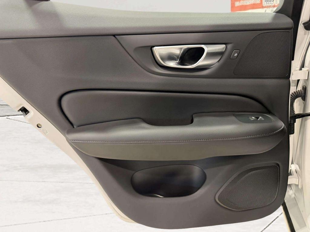 Volvo S60 B5 FWD Core 2025