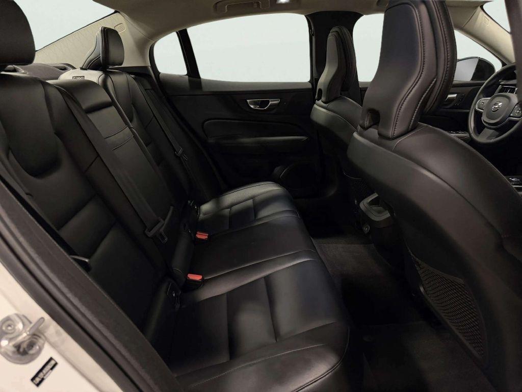 Volvo S60 B5 FWD Core 2025