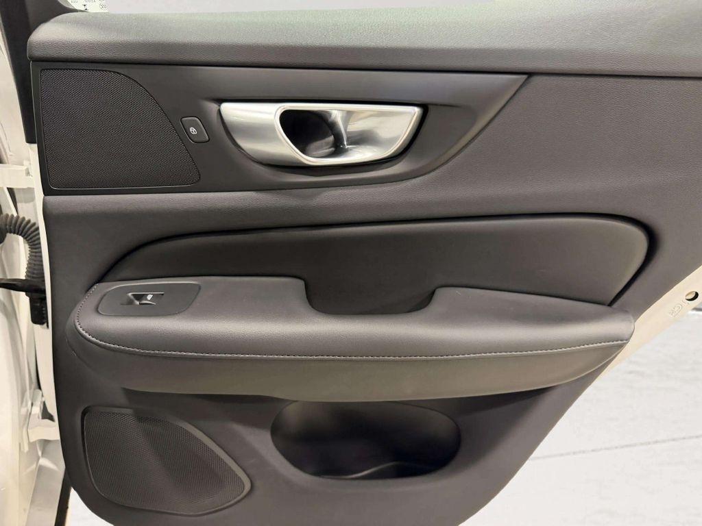 Volvo S60 B5 FWD Core 2025