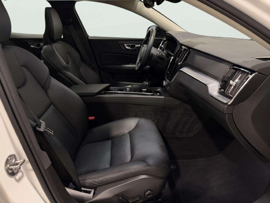 Volvo S60 B5 FWD Core 2025