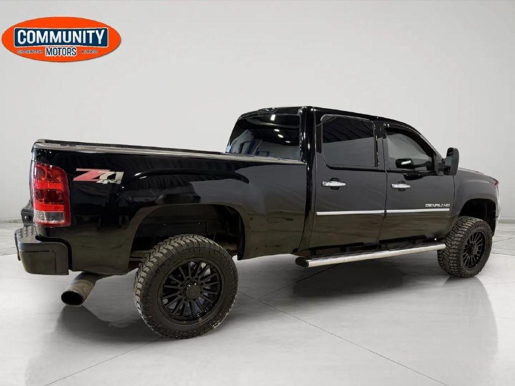 GMC Sierra 2500HD 4WD Crew Cab 153.7" Denali 2013