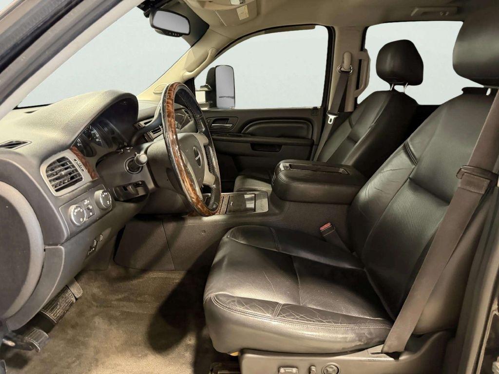 GMC Sierra 2500HD 4WD Crew Cab 153.7" Denali 2013