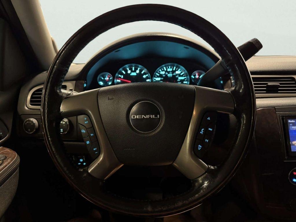GMC Sierra 2500HD 4WD Crew Cab 153.7" Denali 2013
