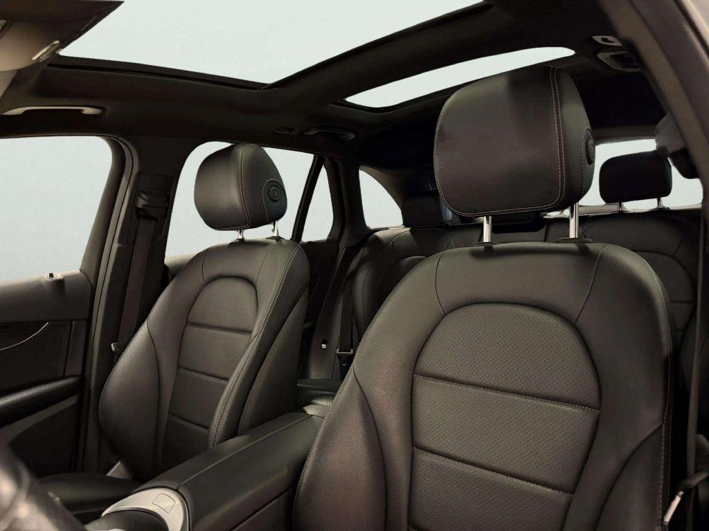 Mercedes-Benz GLC GLC 300 4MATIC SUV 2017