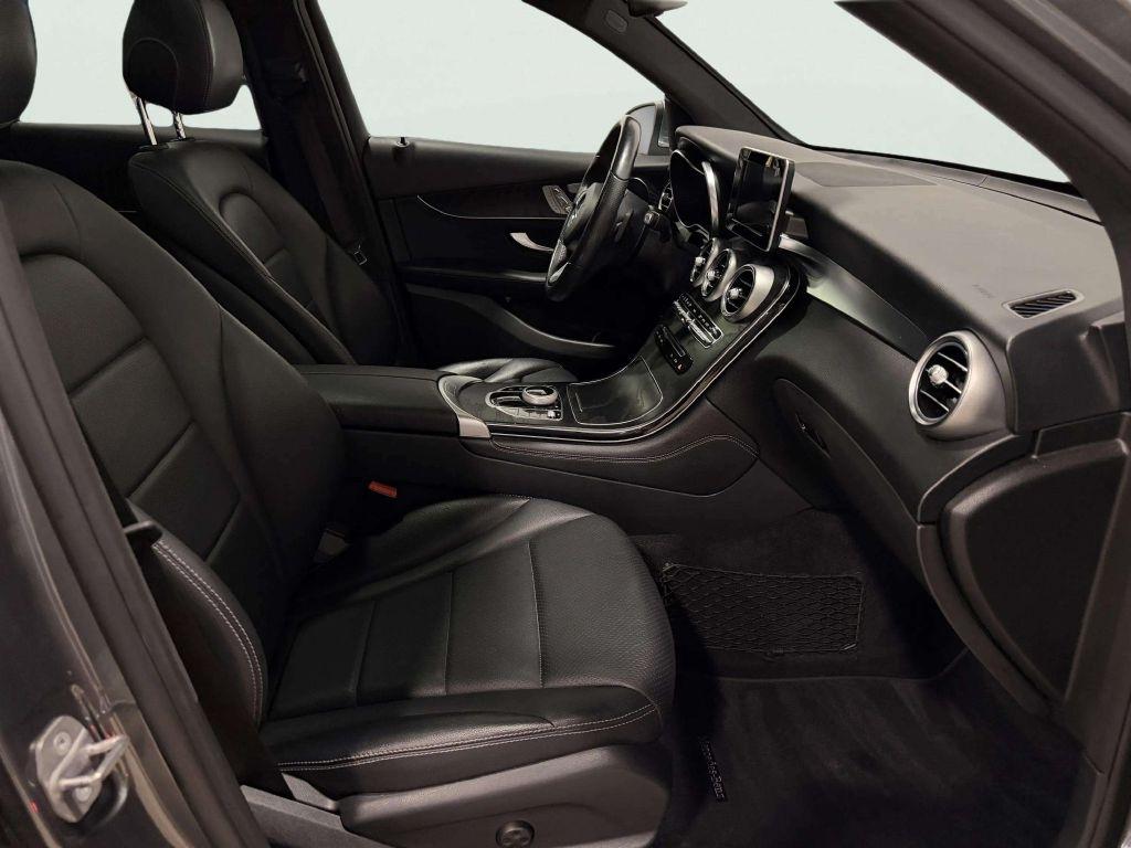 Mercedes-Benz GLC GLC 300 4MATIC SUV 2017